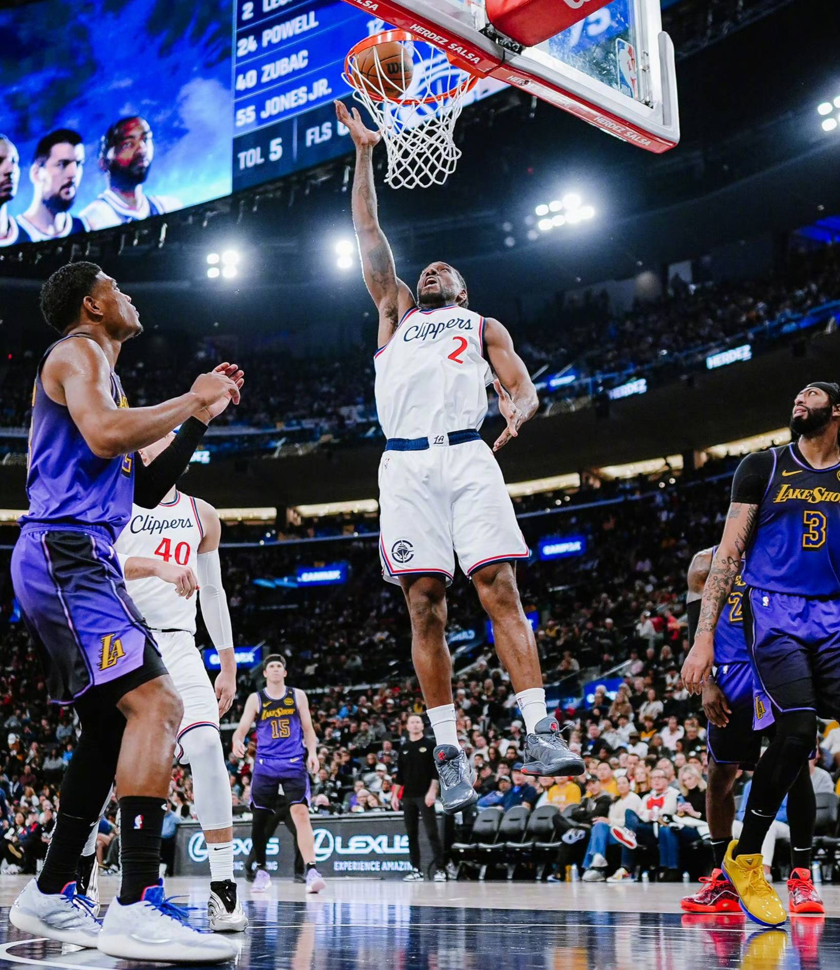 快船大将奉献精彩表现带领球队轻松战胜独行侠的简单介绍