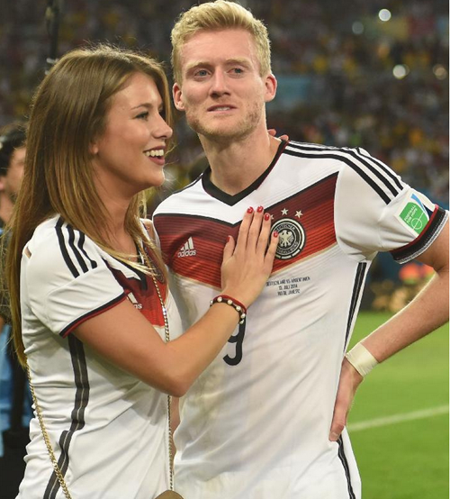 沃尔夫斯堡球员公示爱情,与女友热恋中的简单介绍 沃尔夫斯堡球员公示爱情,与女友热恋中的简单介绍
