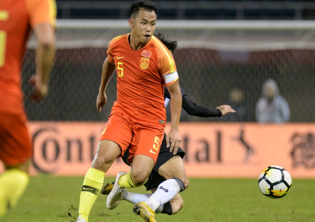 球队后守劲旅首个不败,锁定前四 球队后守劲旅首个不败,锁定前四