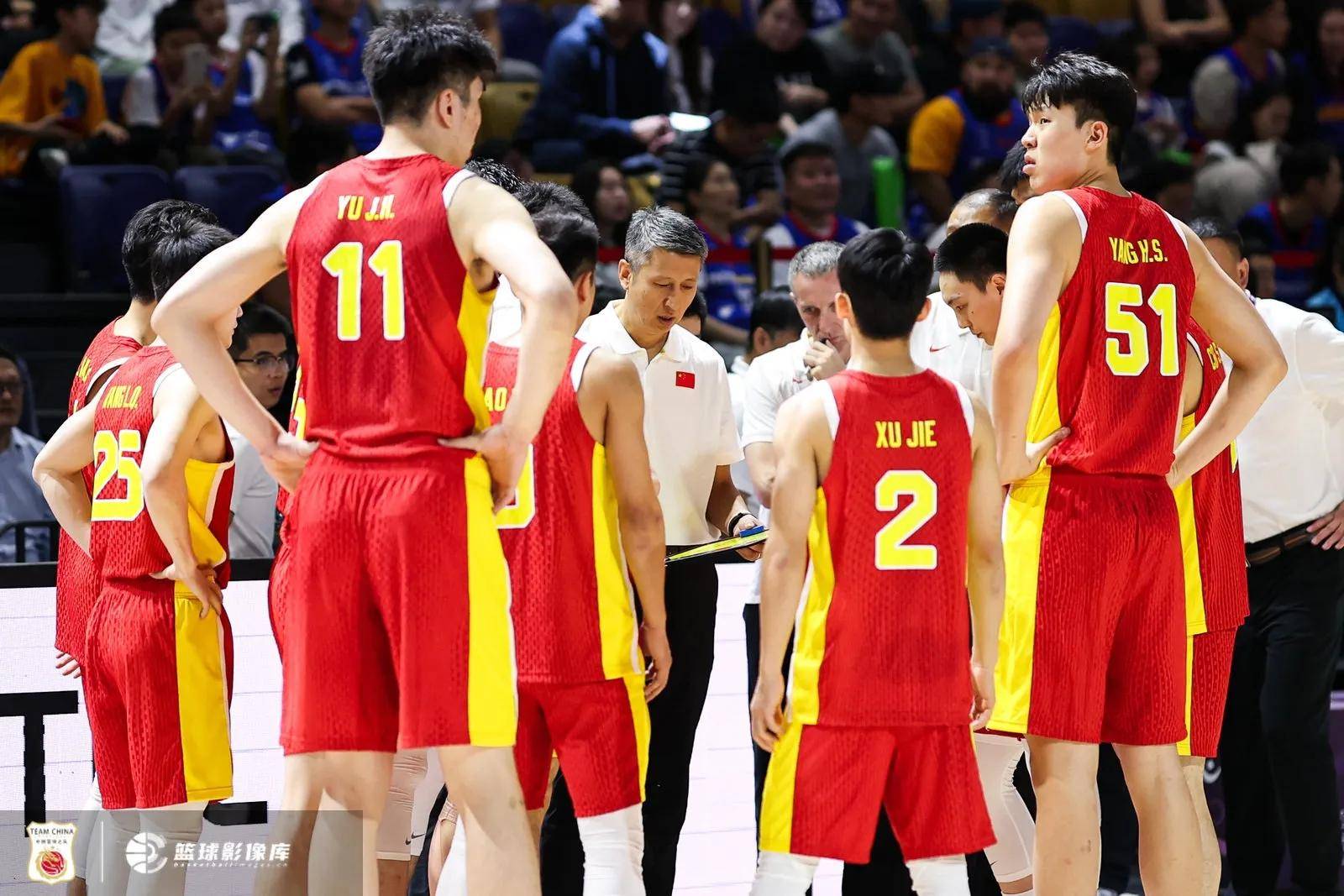 男子篮球中国队击败强敌,晋级八强强势晋级的简单介绍 男子篮球中国队击败强敌,晋级八强强势晋级的简单介绍