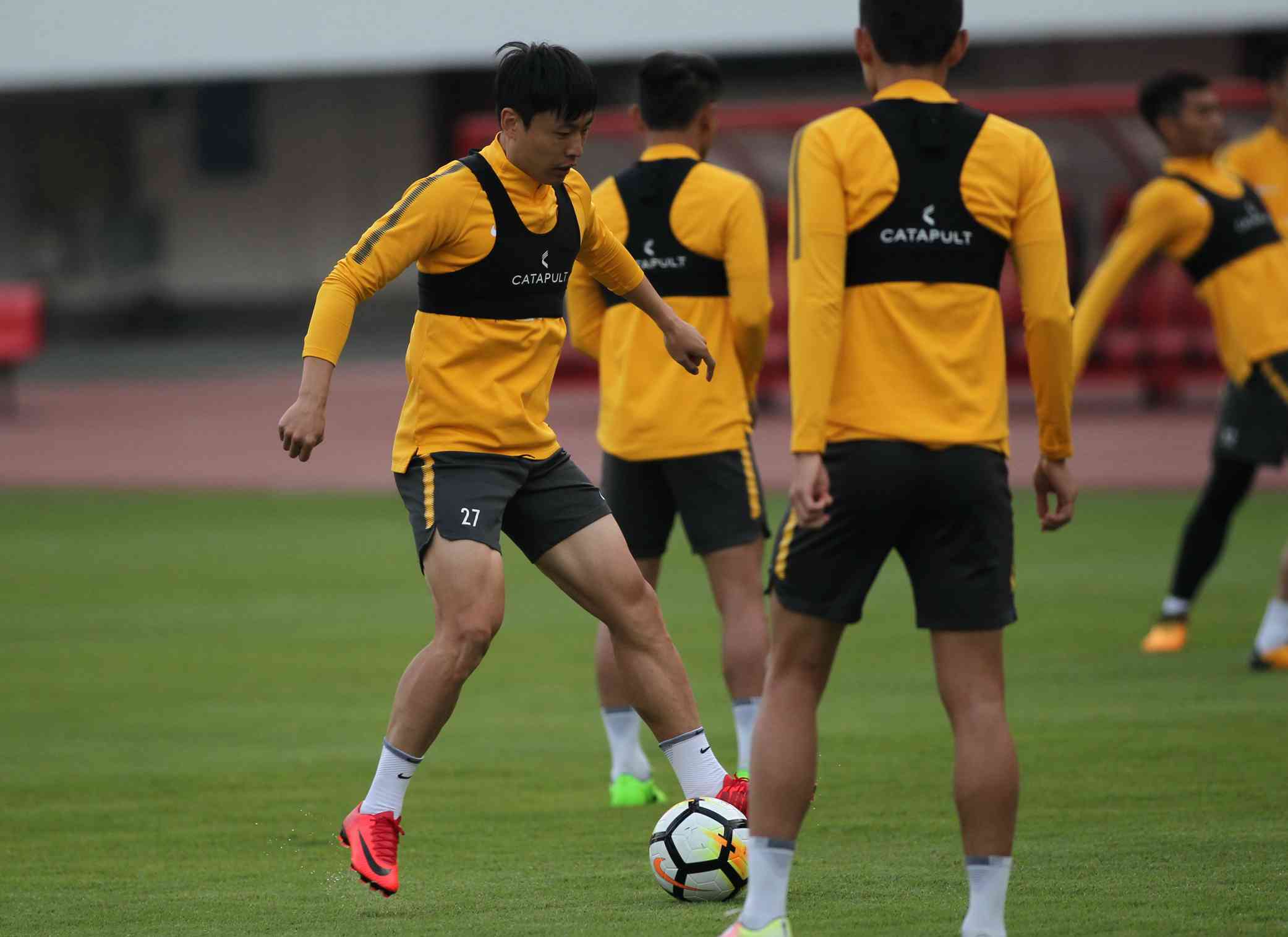 包含热身赛备战：恒大胜富力，为亚冠做准备的词条