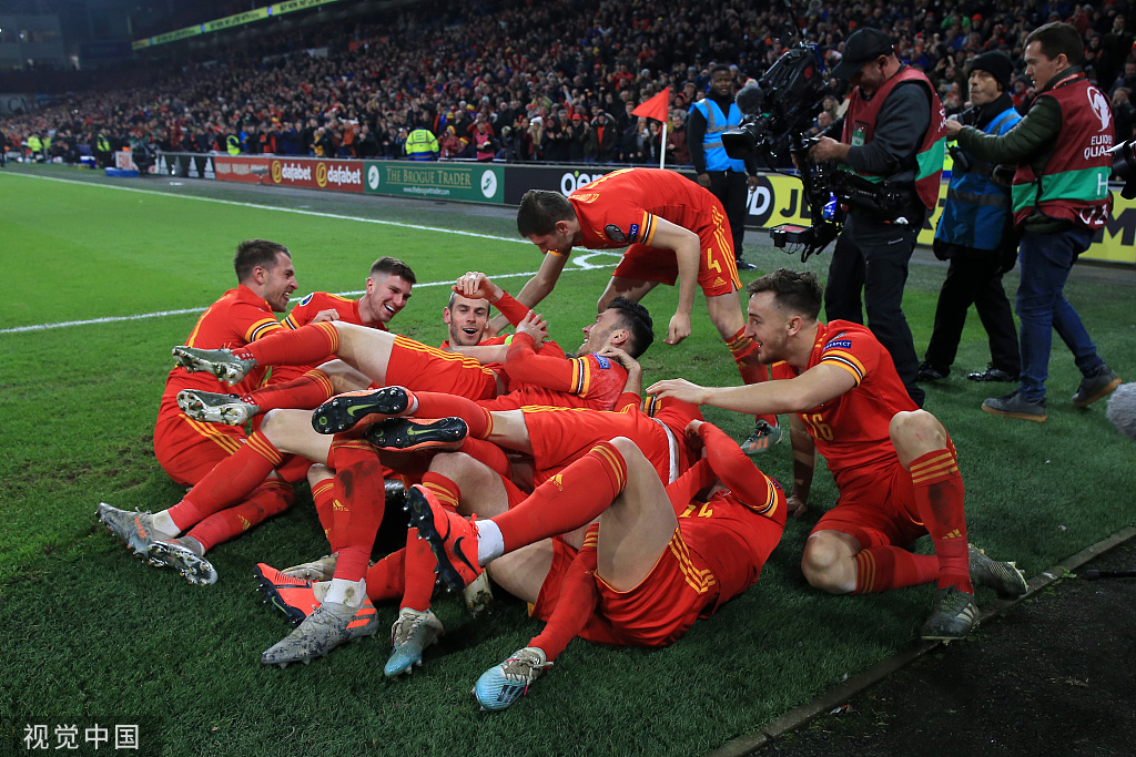 包含关键时刻逆袭成功，欧预赛故事荡气回肠的词条