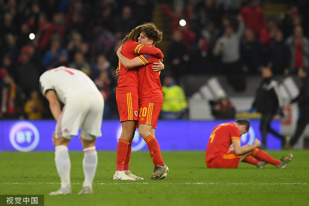 包含关键时刻逆袭成功，欧预赛故事荡气回肠的词条