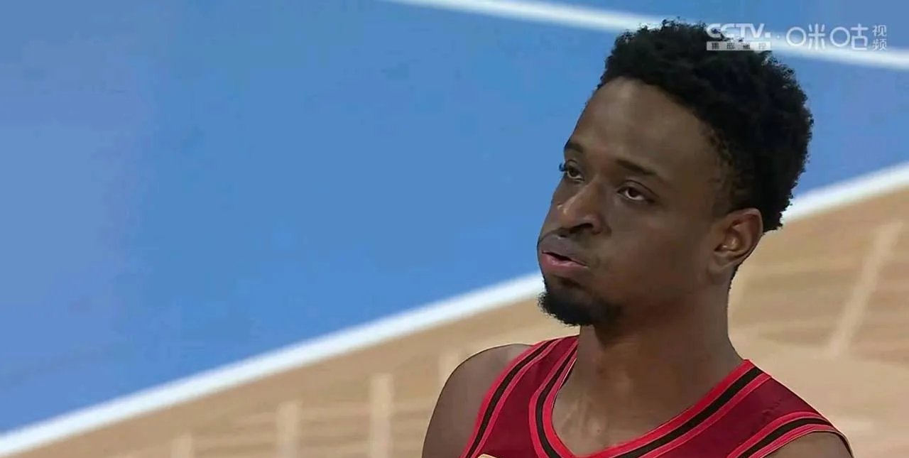 艰难比赛后，球员情绪波动大