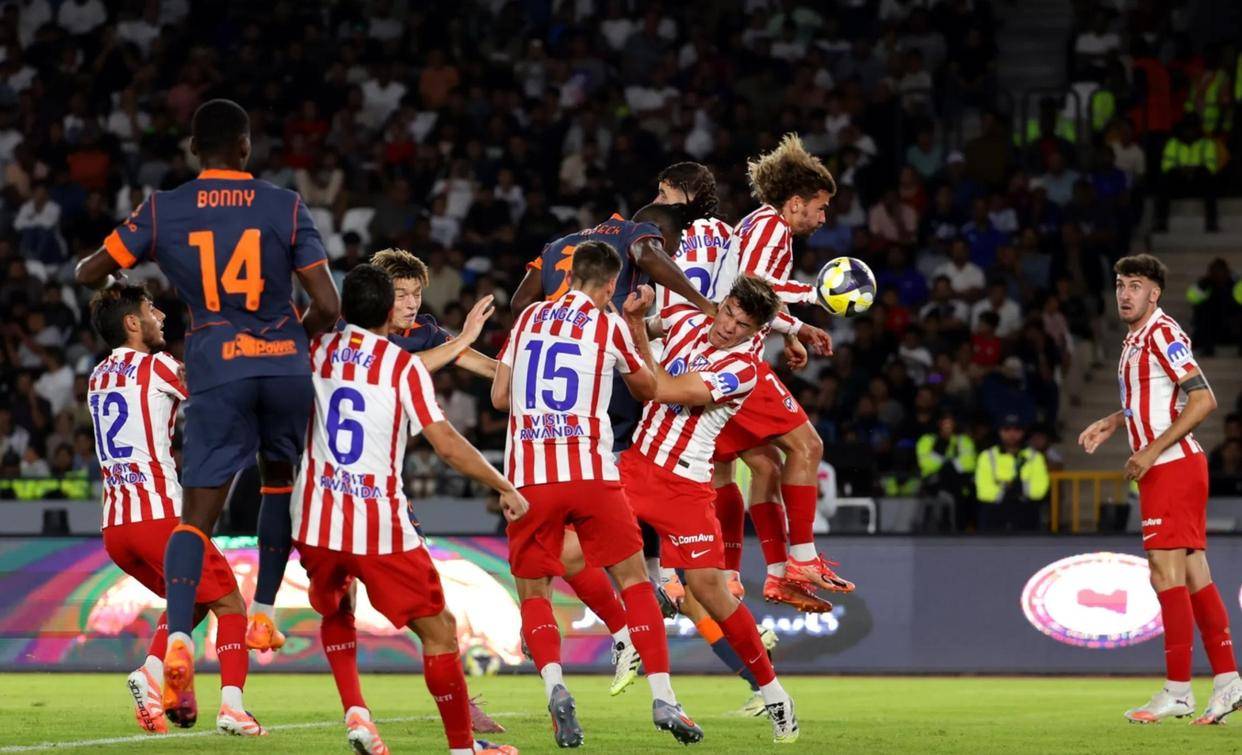 马德里竞技门将奉献精彩扑救